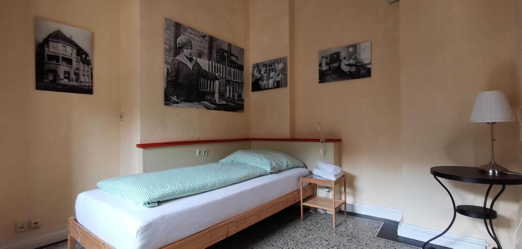 Central Pension Duisburg Pokoj fotografie